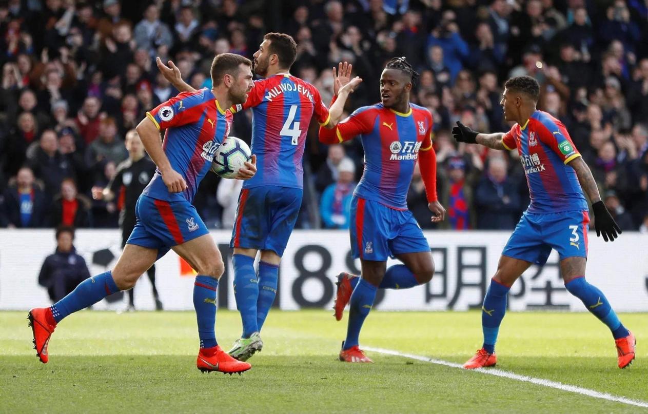 这个暑期档，《和平精英》掀起了一股“赛博吸猫”热潮